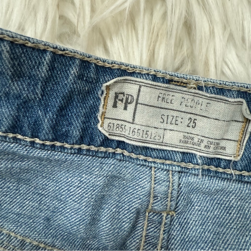 Free People Embroidered Cut off Shorts Dip Tie Dye - Picture 4 of 5